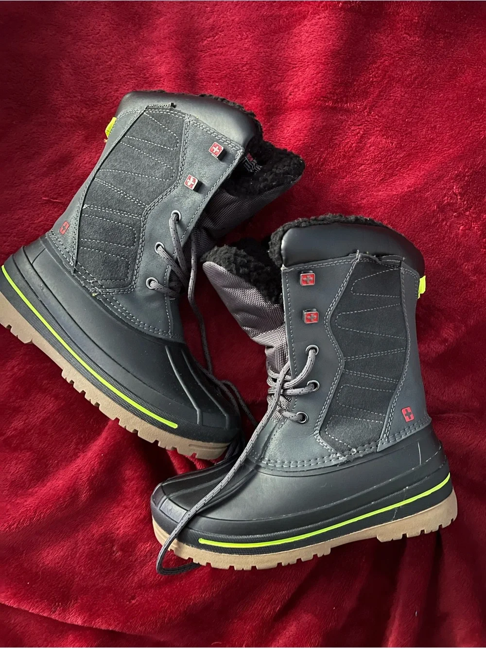 Boys Size 2 Swiss Tech Snow Boots